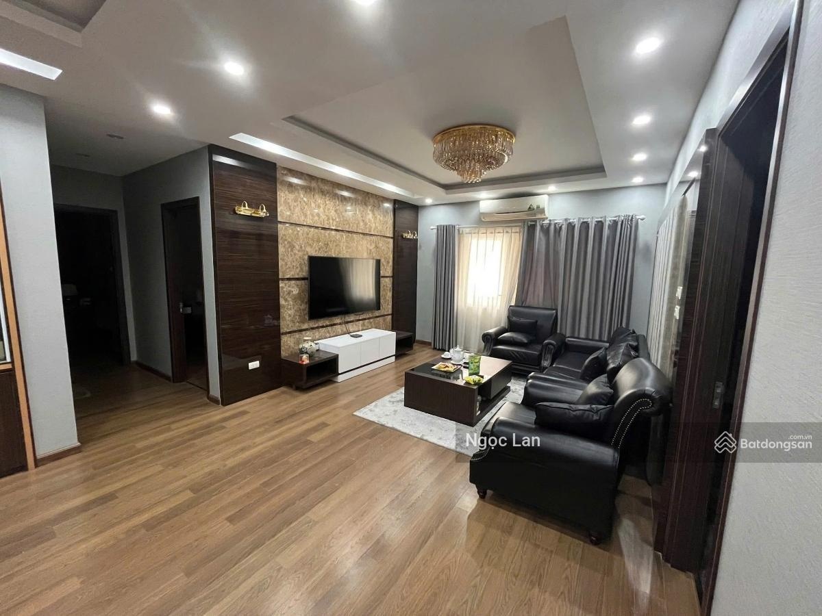 Phố dân trí Nguyễn Hiền ĐHBK tập thể 105 m2 tầng 3 sổ đỏ nhà đẹp 3 ngủ 2vs gần trường Bách Kinh Xây