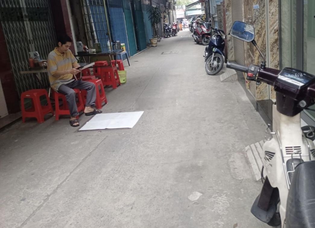 Bán Nhà Hẻm 114A Hoàng Diệu, Phường Xóm Chiếu, TP.HCM