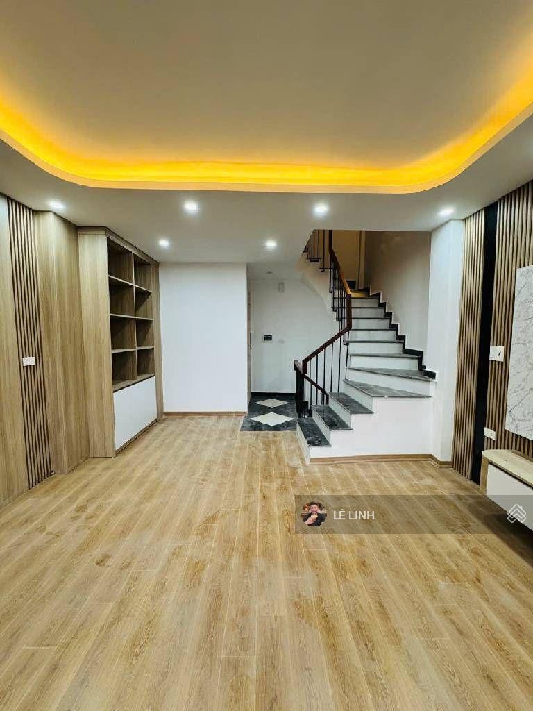 Nhà phú thượng mới đẹp ở sướng - 7 tầng thang máy - 10m ô tô - gần khu ciputra - dòng tiền tốt