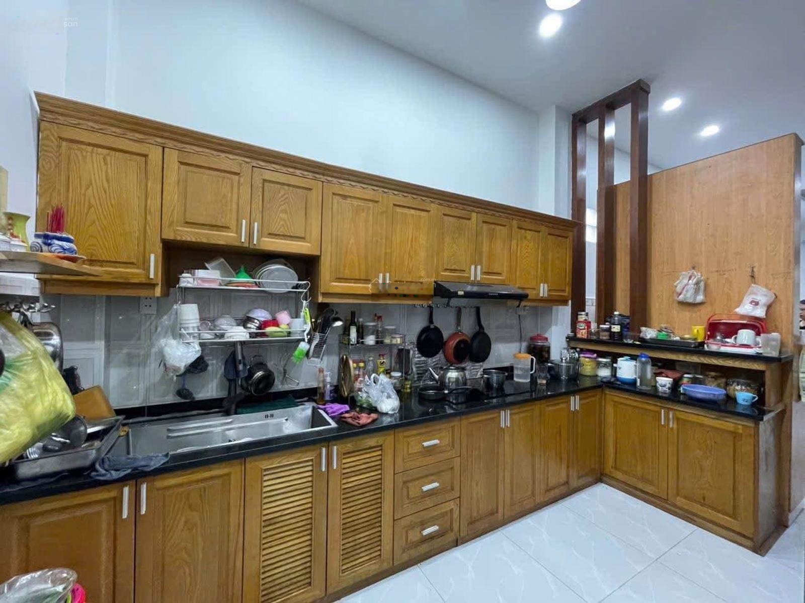 Bán nhanh nhà 2 tầng 4X18M, Ô tô tận nhà đường 109, Phước Long B, Q9