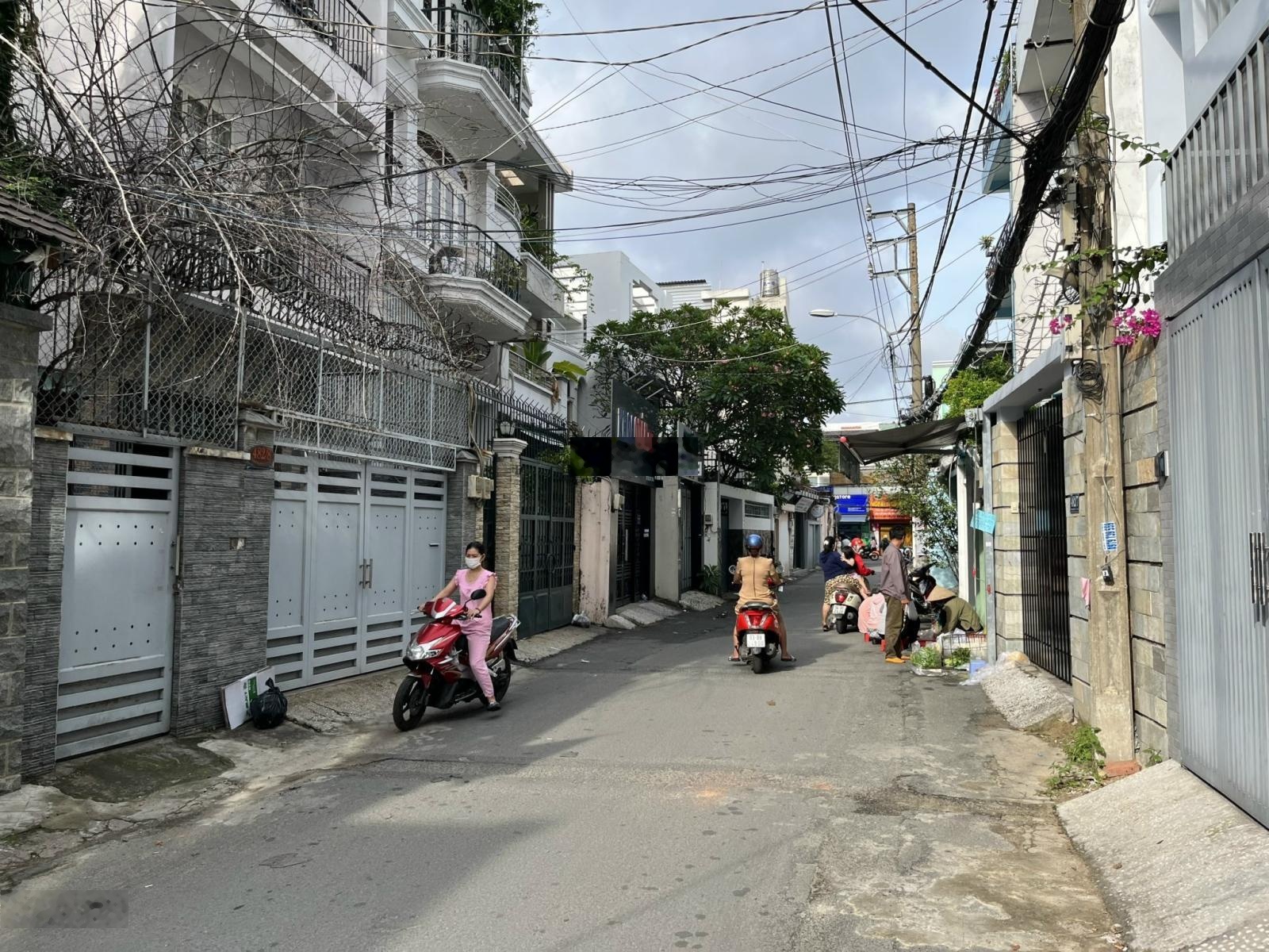 Ngộp Bank! Bán gấp HXH Vũ Tùng DT:5x18 KC:5 tầng giá:12 TỶ hdt:60TR/ THÁNG cách chợ bà chiểu 60m