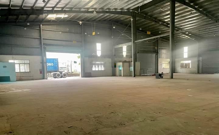Cho thuê 3000m2 kho Văn Tiến Dũng, Bắc Từ Liêm, xe cont vào, có PCCC, giá 100k/m2. LH 0965730488
