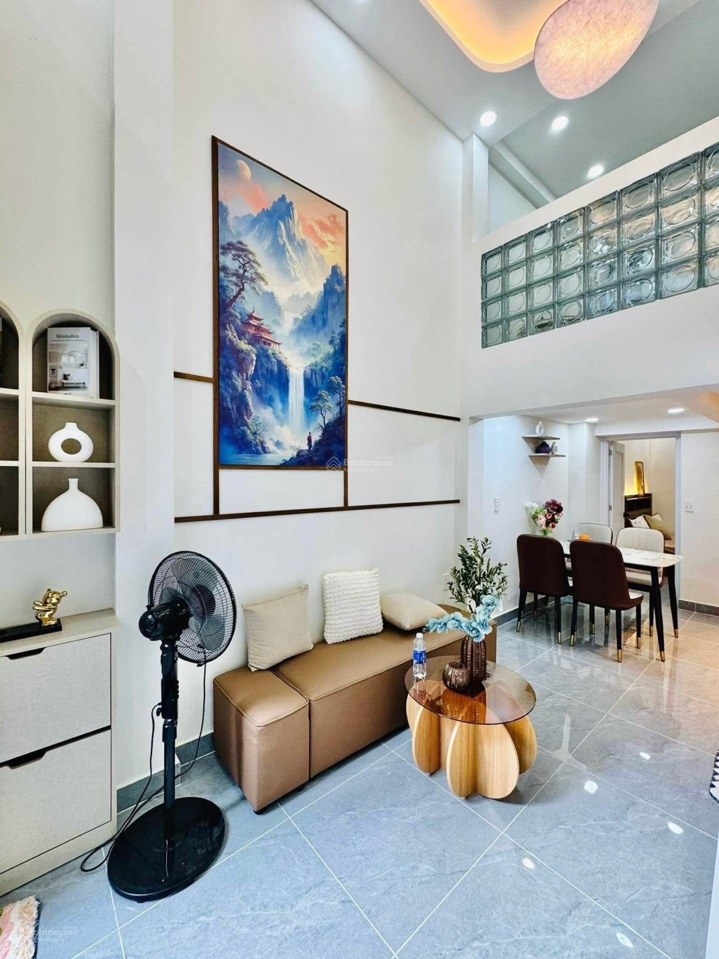 Siêu phẩm - lô góc thoáng - 4 tầng-dt 30m -phùng văn cung-f cầu kiệu