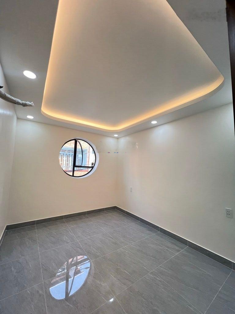 Mới xây 3 tầng, 38m2(3 x 12), 3pn, hẻm xe hơi, Bình Tiên Q6