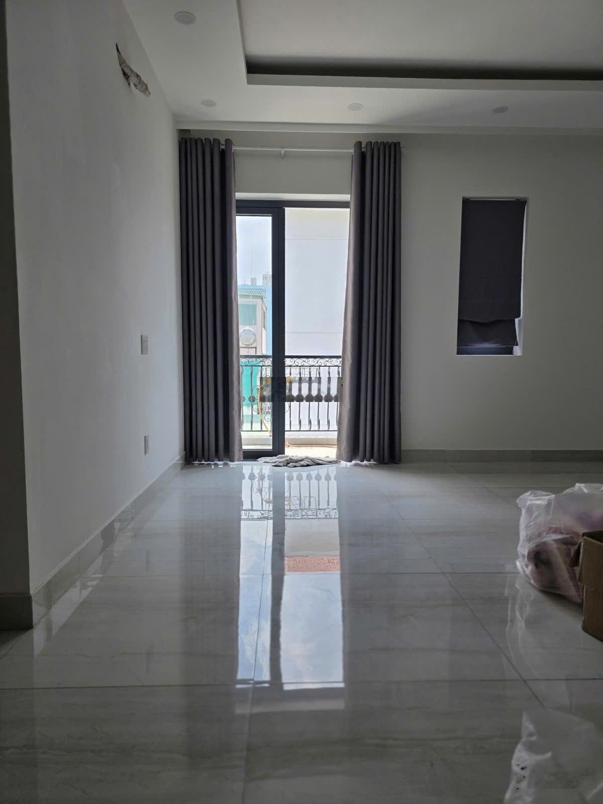 Vip biệt thự 4 tầng, ven sông hbc, dt 115.5m2 (6.8x17), 4pn 5wc, đường ôtô tránh, giá tốt trong khu