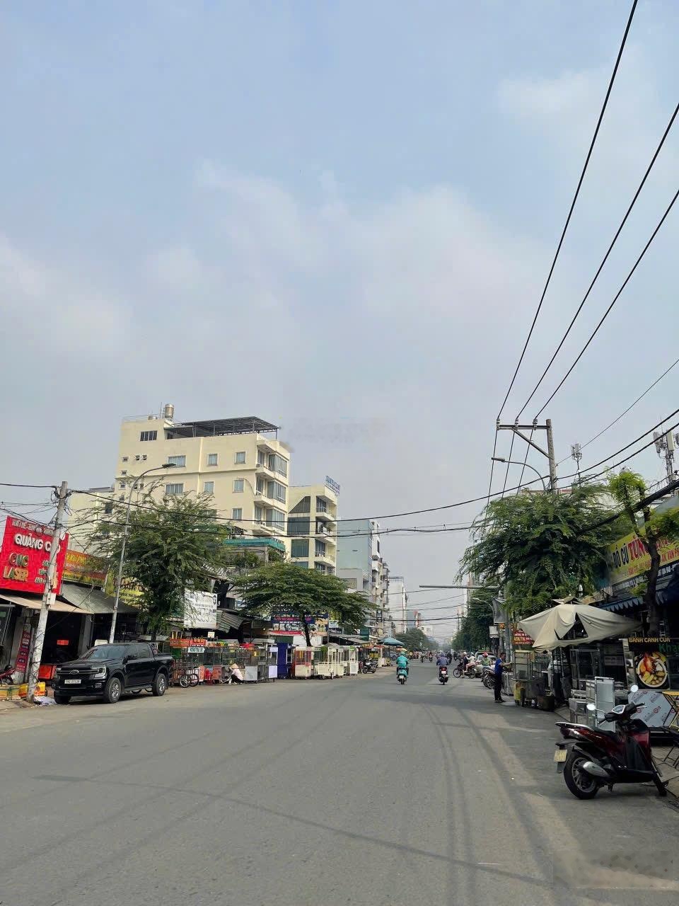 Bán gấp căn mặt tiền Phạm Văn Bạch | 8,2x26m | vị trí đoạn nhiều tòa nhà-Giá 35 tỷ