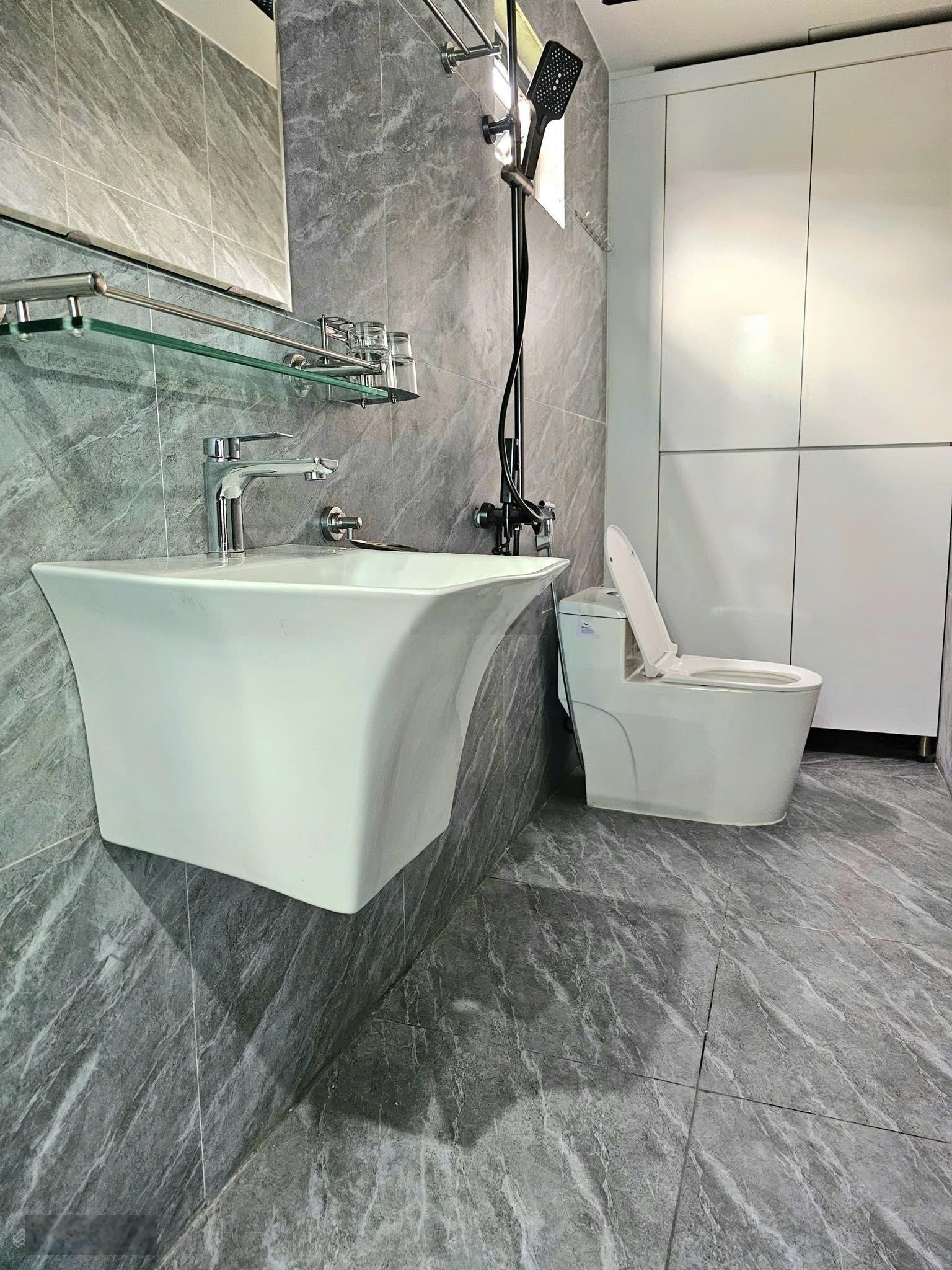 Xuân Đỉnh nhỉnh 13.5Tỷ,nhà Mới,Thang Máy, Mặt Kinh Doanh, Oto vào Nhà, 50m2 x tầng, Sát CV Hoà Bình