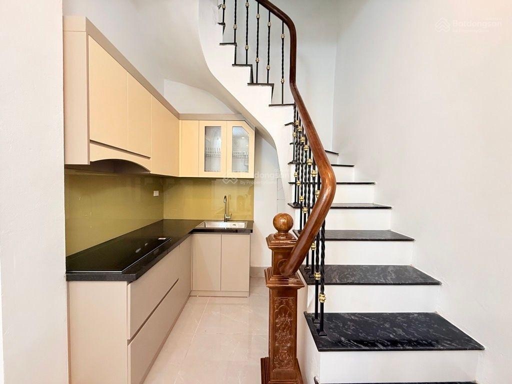 Bán nhà phố Võ Thị Sáu 23m2 4tầng 30m ra phố