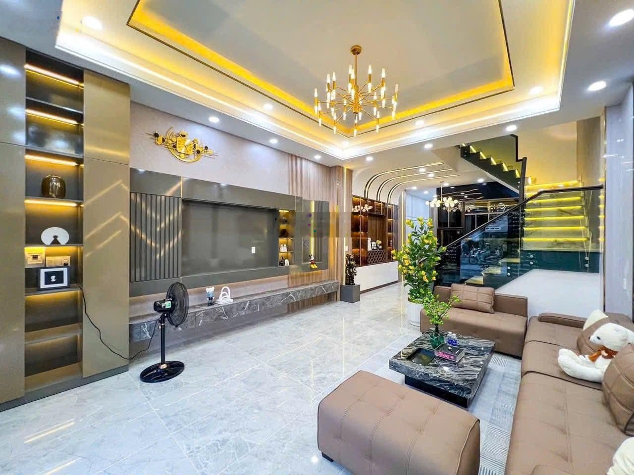Hàng hiếm! Diện tích 73,8m2 giá 3tỷ990 đường Cao Thắng-Quận 10 cho thuê 23tr/th, gần chung cư Hà Đô