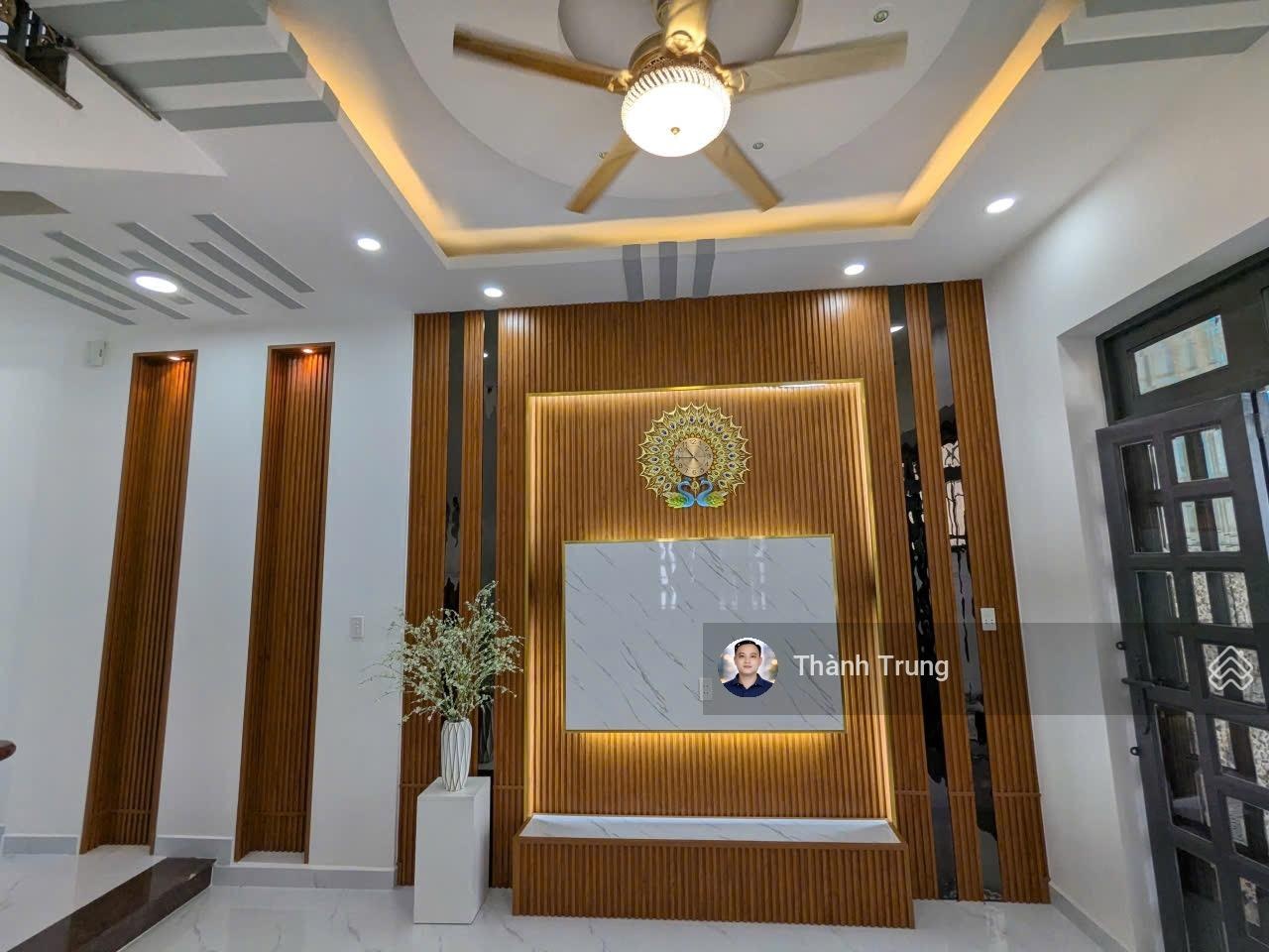 Thiện chí bán nhanh trong tháng. Căn nhà góc 2 mặt tiền đẹp tại đường số 18, BTĐ Quận 2