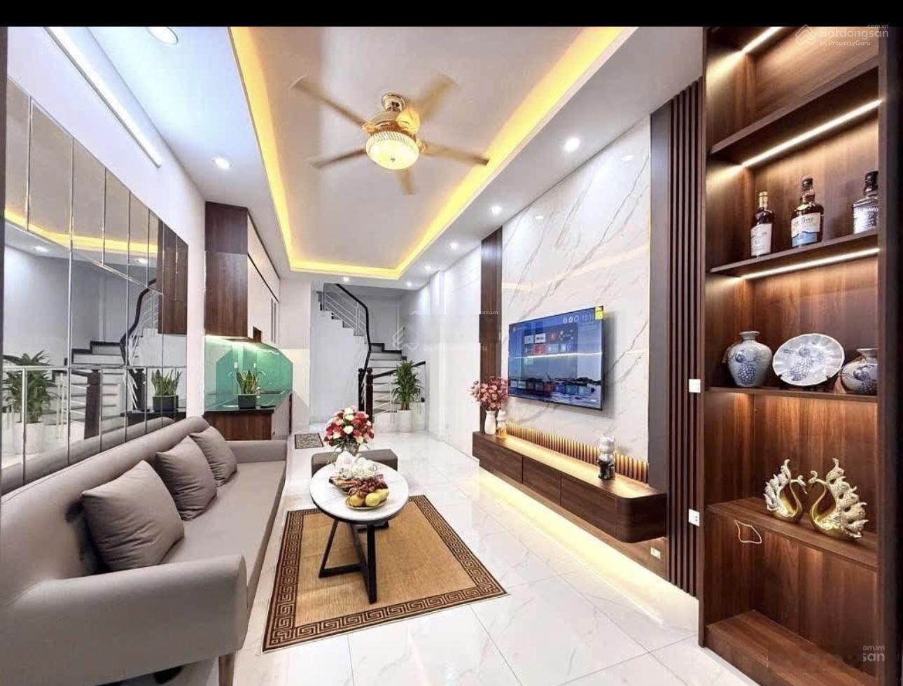 Hàng ngon - bán nhà Riêng Võ Chí Công - dân xây - thông Hoàng Quốc Việt - gần ôtô - Full nội thất
