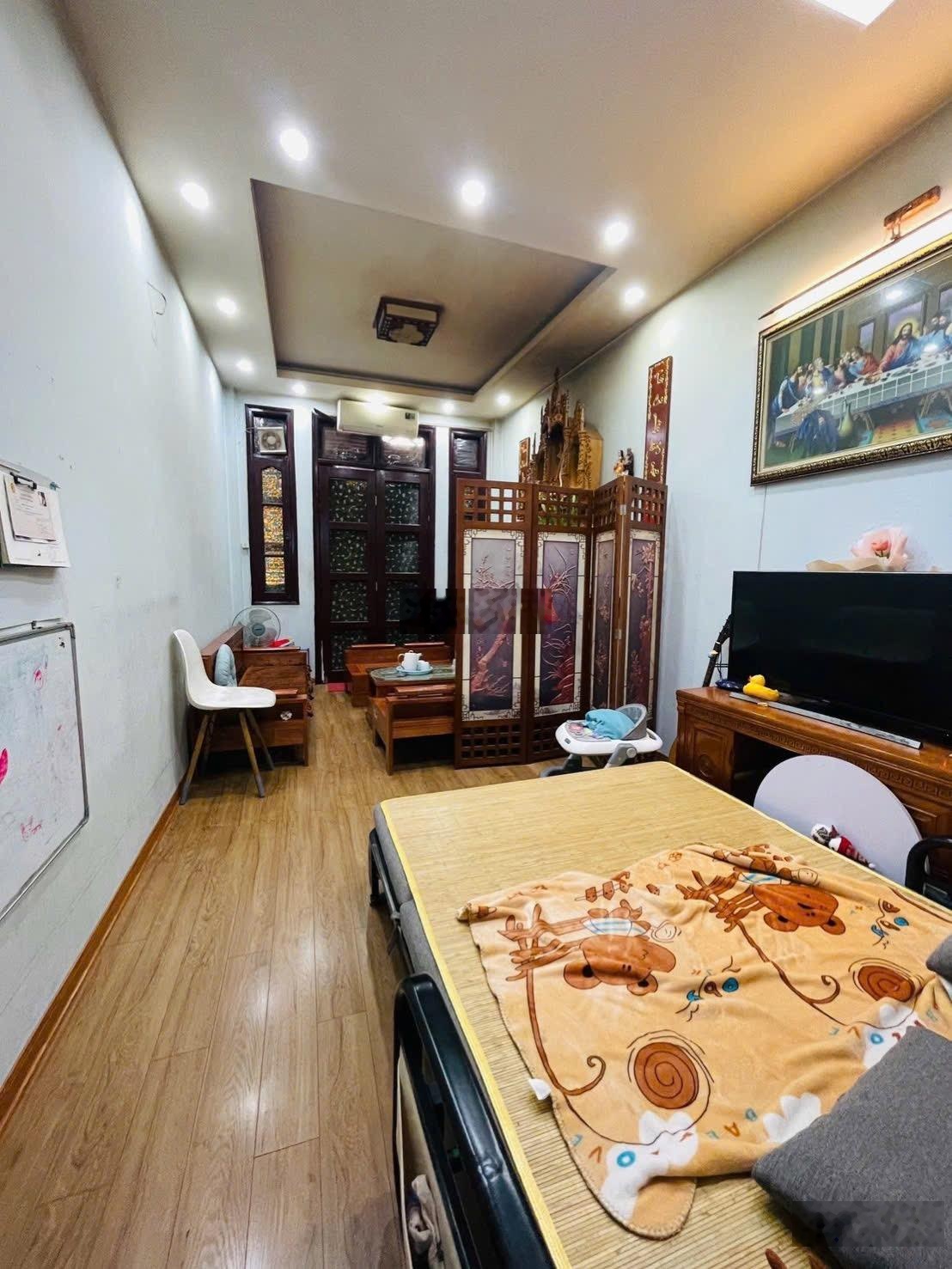 Bán nhà Kim Giang, Đại Kim, ô tô qua cửa, ngõ thông, kinh doanh nhỏ. DT 40m2, 4 tầng, giá tốt