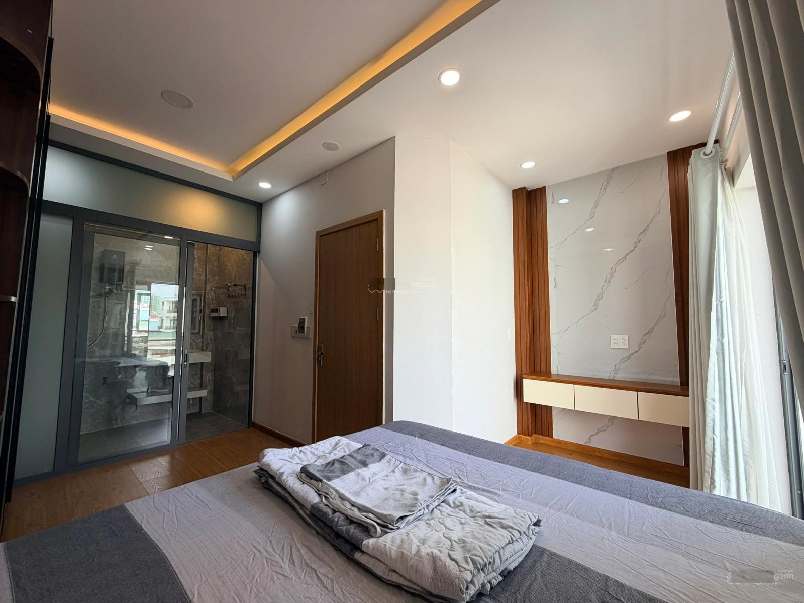 Quận 6 - bà hom - 1 xẹt gần mặt tiền - nhà mới ở ngay