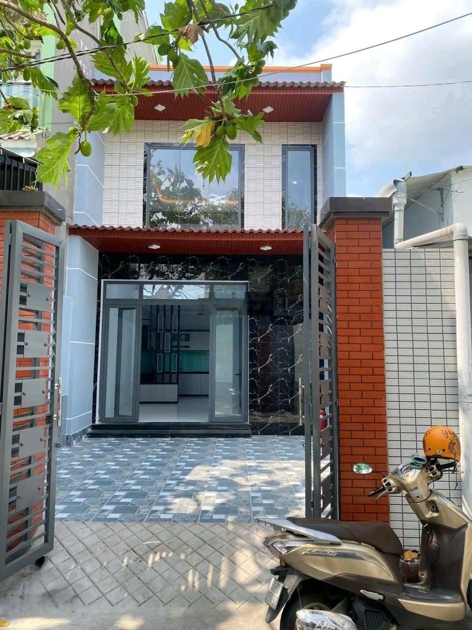 Nhà Lái Thiêu 3PN sân ôtô full thổ cư mới 99% giá 4.4 tỷ bao sang tên