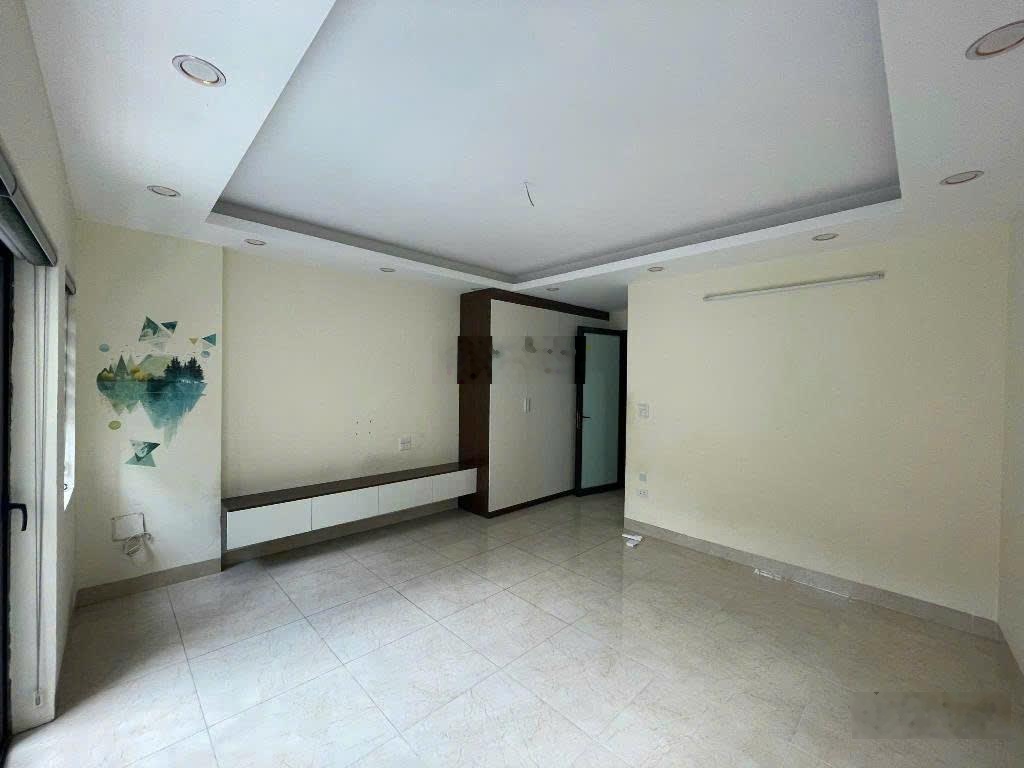 Bán nhà riêng tại Âu Dương Lân, 5 tỷ, 55m2, 5PN, 4WC, giá cực chất