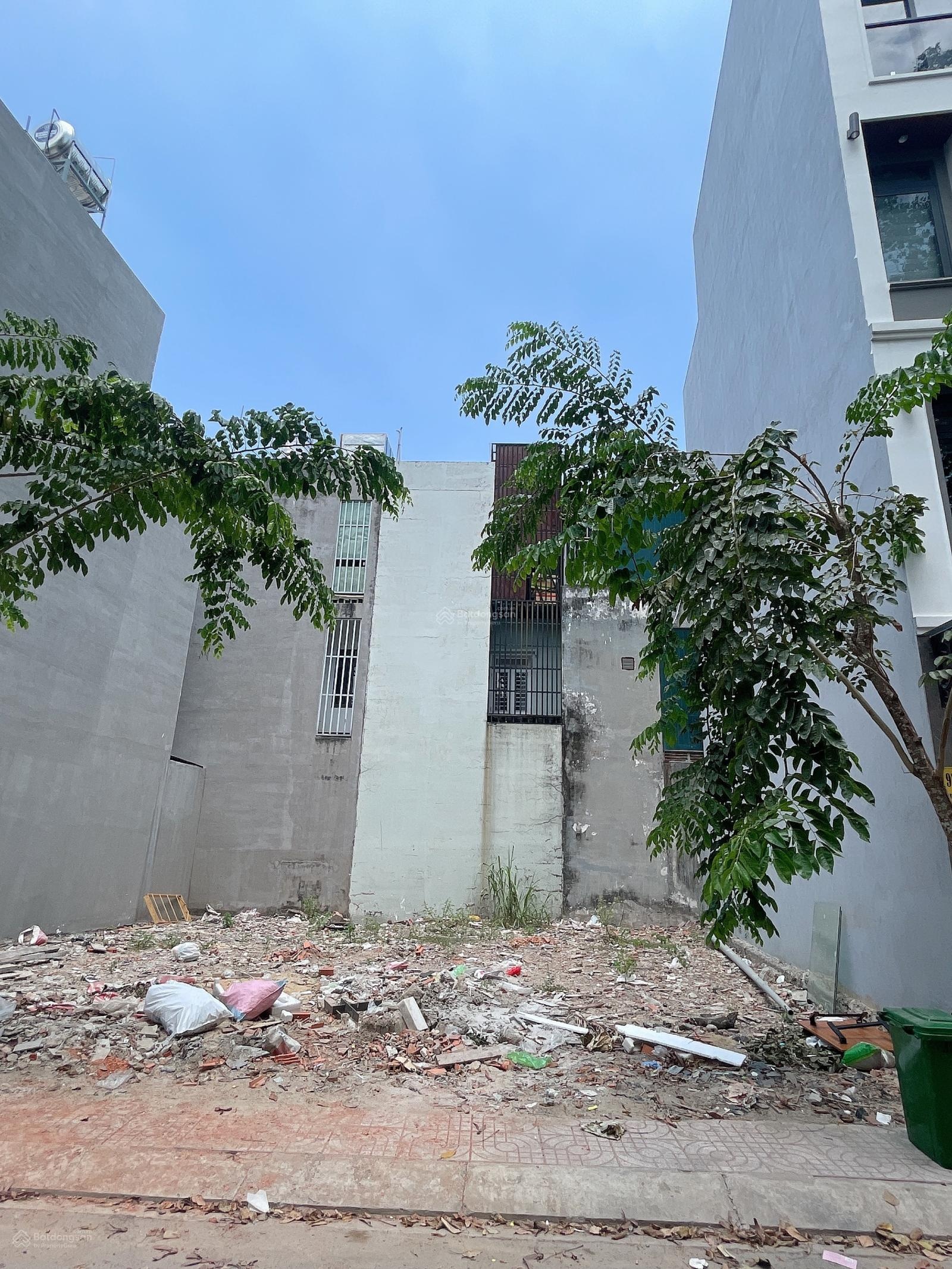 Đất thô cư khu phân lô đồng bộ , hẻm 8m , khu nhà cao tầng