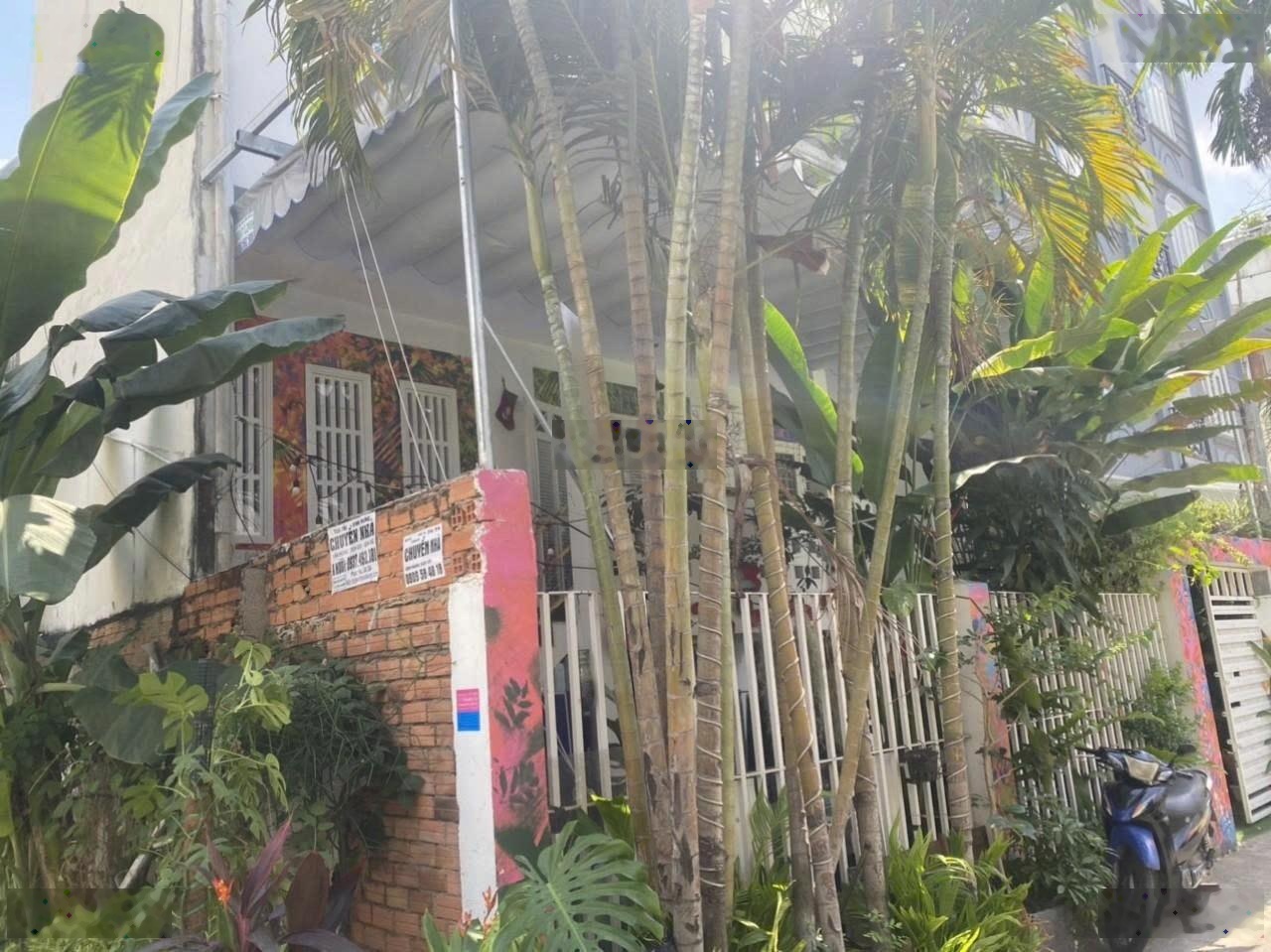 Chính chủ gửi bán nhà mt đường số 4 khu làng báo chí
