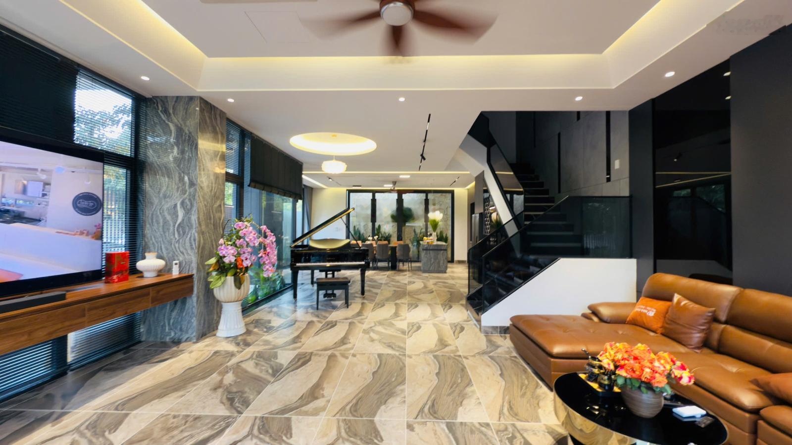 Chính chủ cần bán nhanh nhà 4 tầng góc 2 mặt tiền đường Thanh Lương- Hoà Xuân. Nhà siu đẹp mới 100%