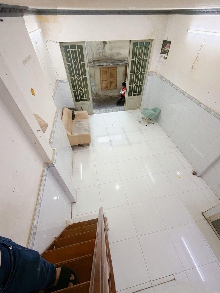Bán gấp Nhà riêng tại Tôn Đản, 3,45 tỷ, 28,4 m2, giá cực chất