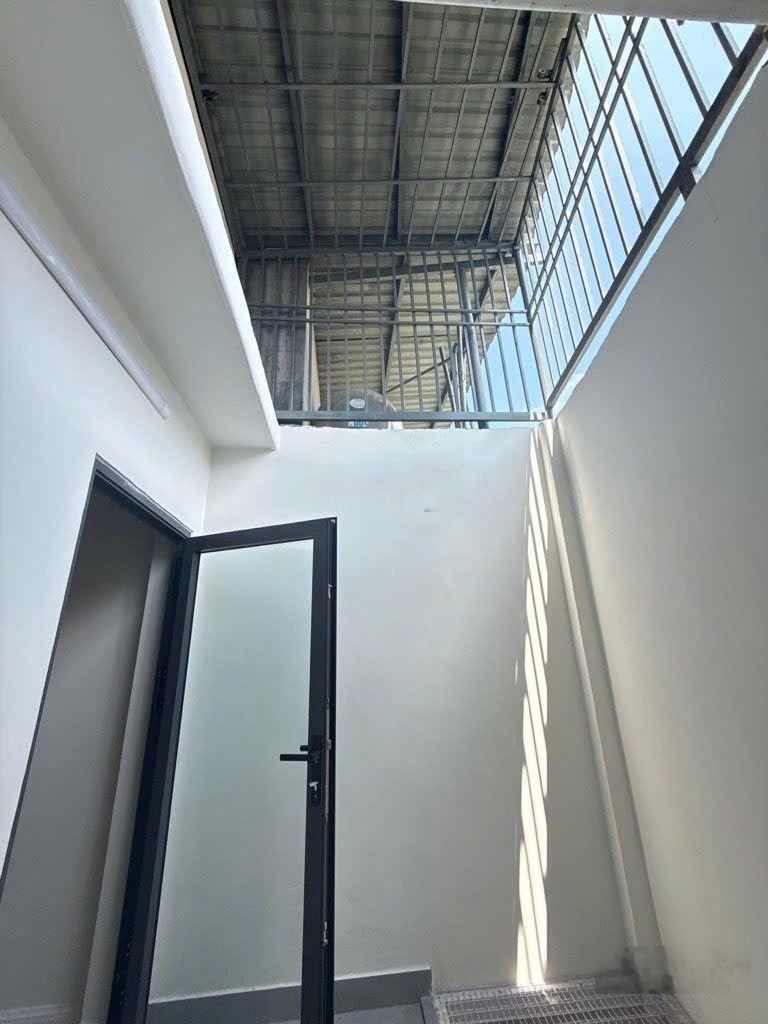 Bán Nhà hẻm xe hơi 4,5m x 15m 2 lầu 4 phòng ngủ đông hưng thuận 06 quận 12
