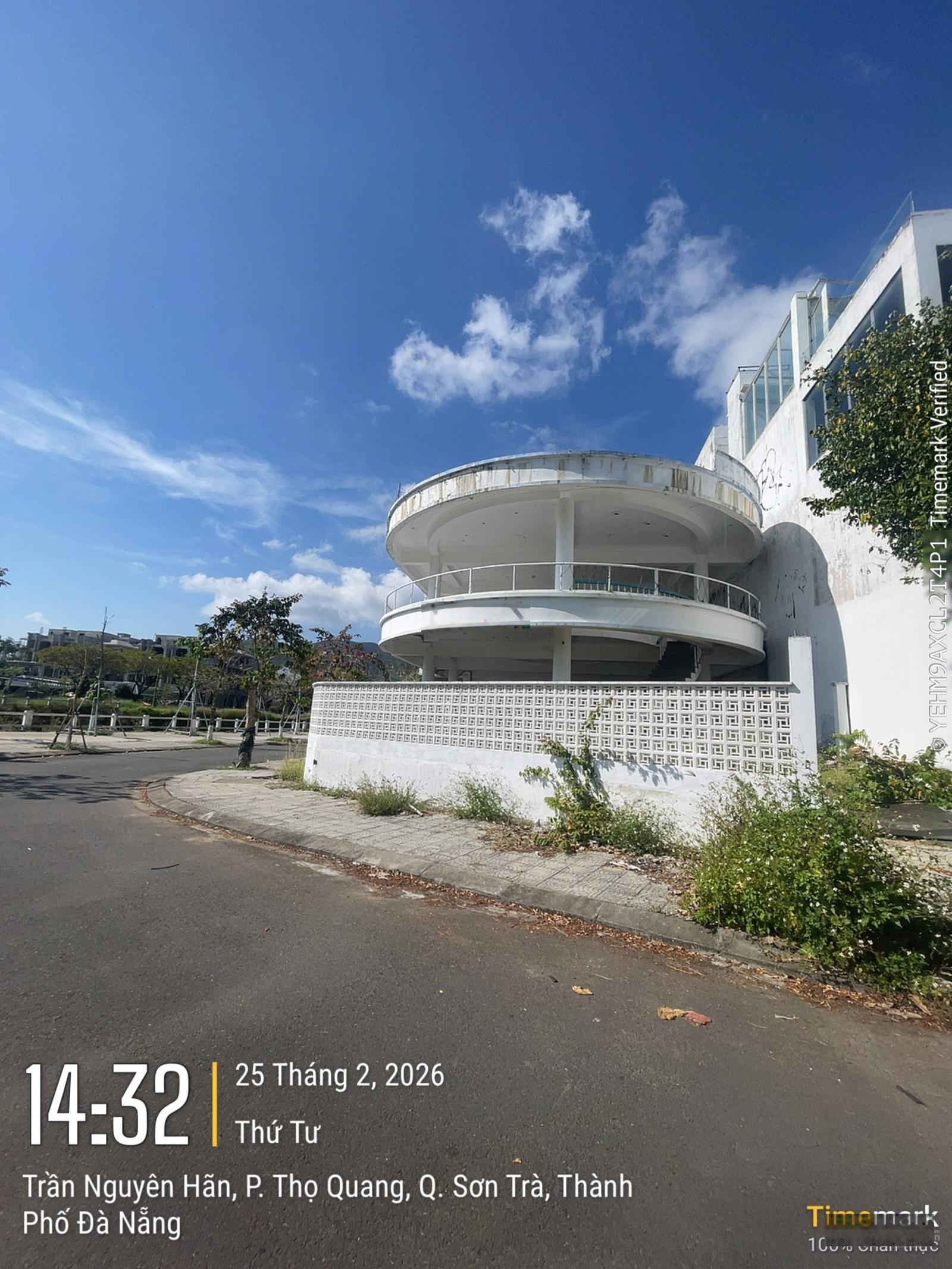 Cho thuê nhà 2MT 3 tầng view biển đường Lương Hữu Khánh, Sơn Trà, Đà Nẵng. ( Giá 70tr/tháng )