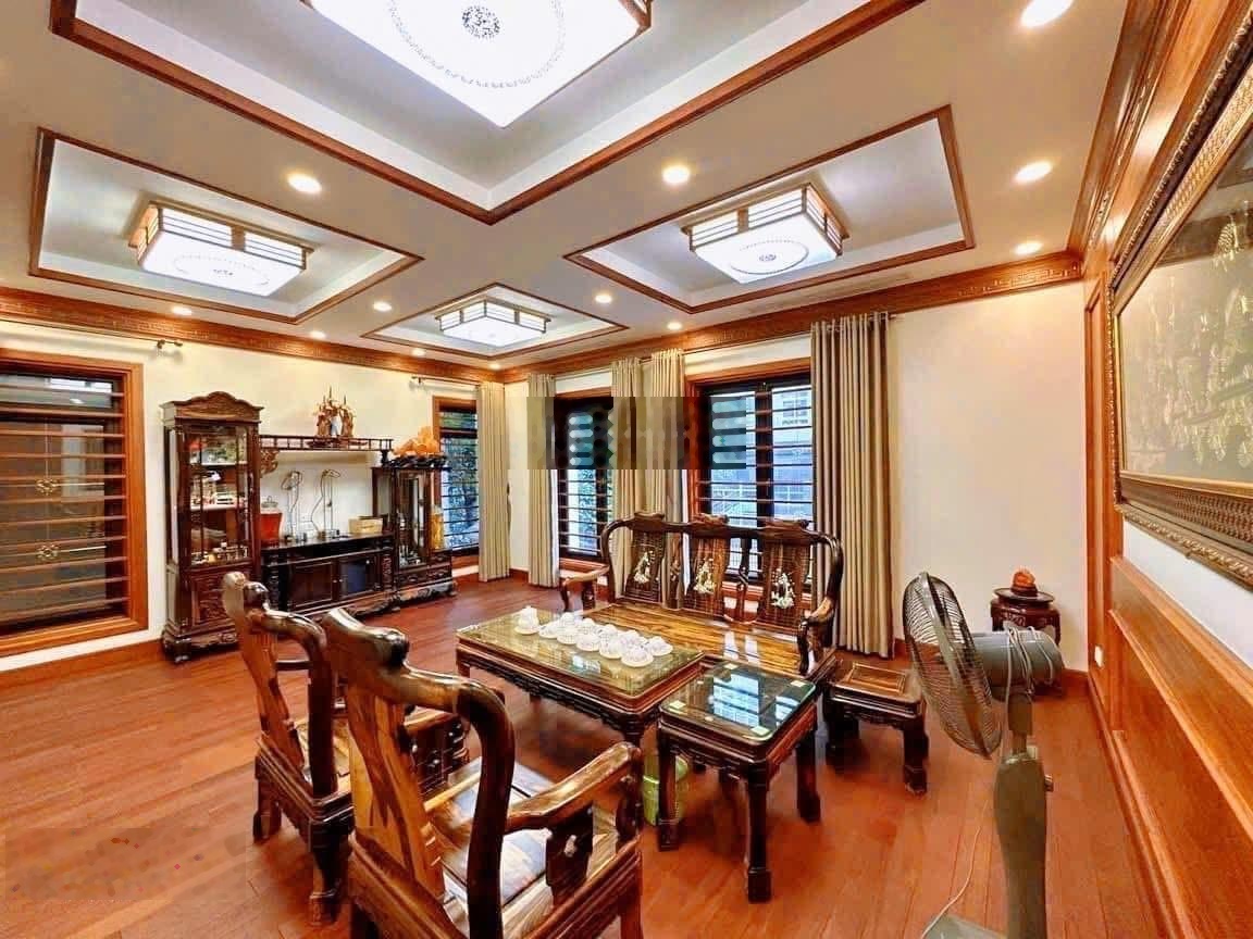 Hiếm , 32 tỷ, 75m2 ,PHÂN LÔ HOÀNG QUỐC VIỆT , 10m ra phố , vỉa hè ô tô tránh , ô chờ thang máy