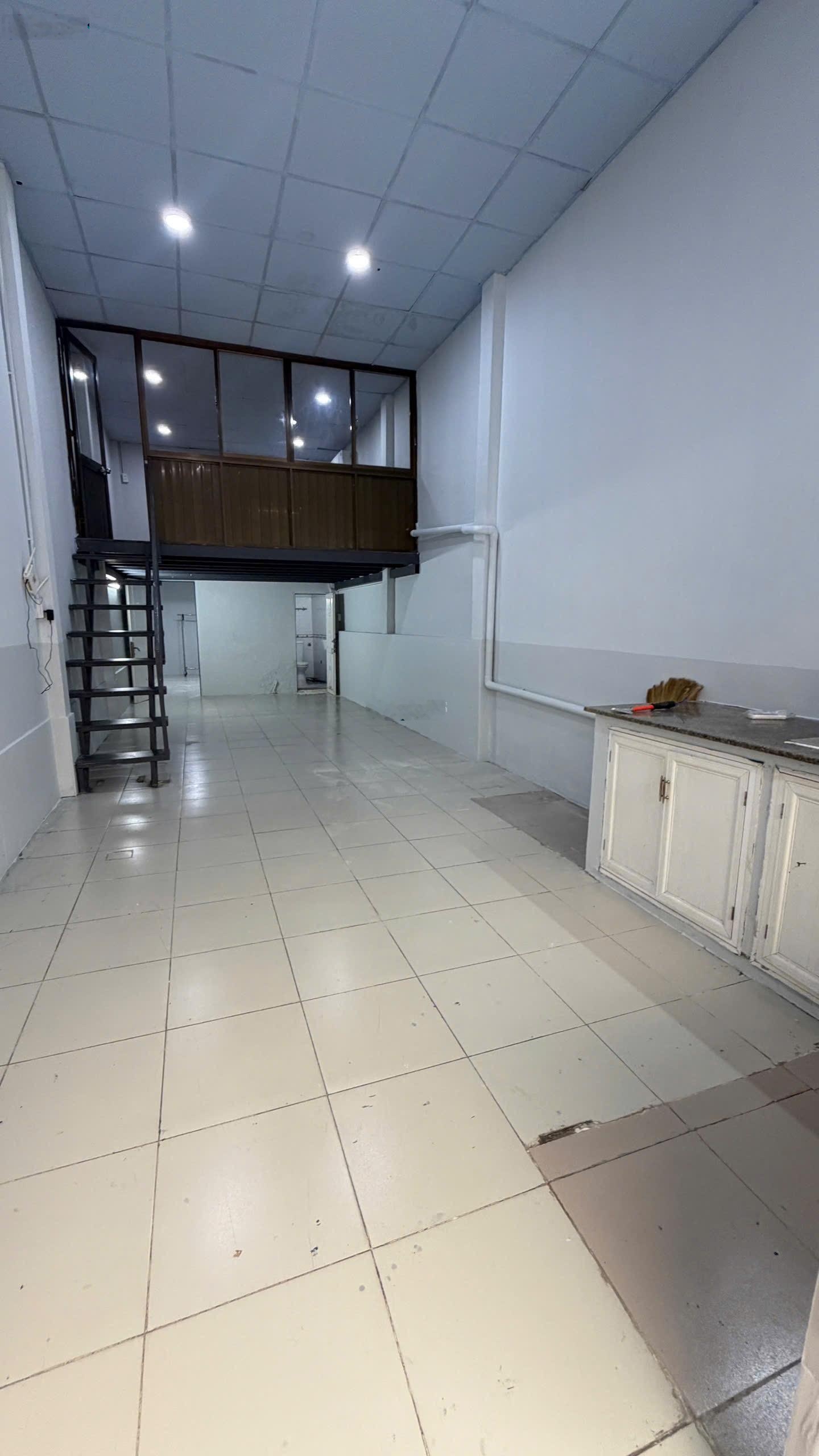 Cho thuê nhà nguyên căn đẹp hẻm 791 Trần Xuân Soạn, Tân Hưng, Q7, dọn vào ở ngay được. 0915135405