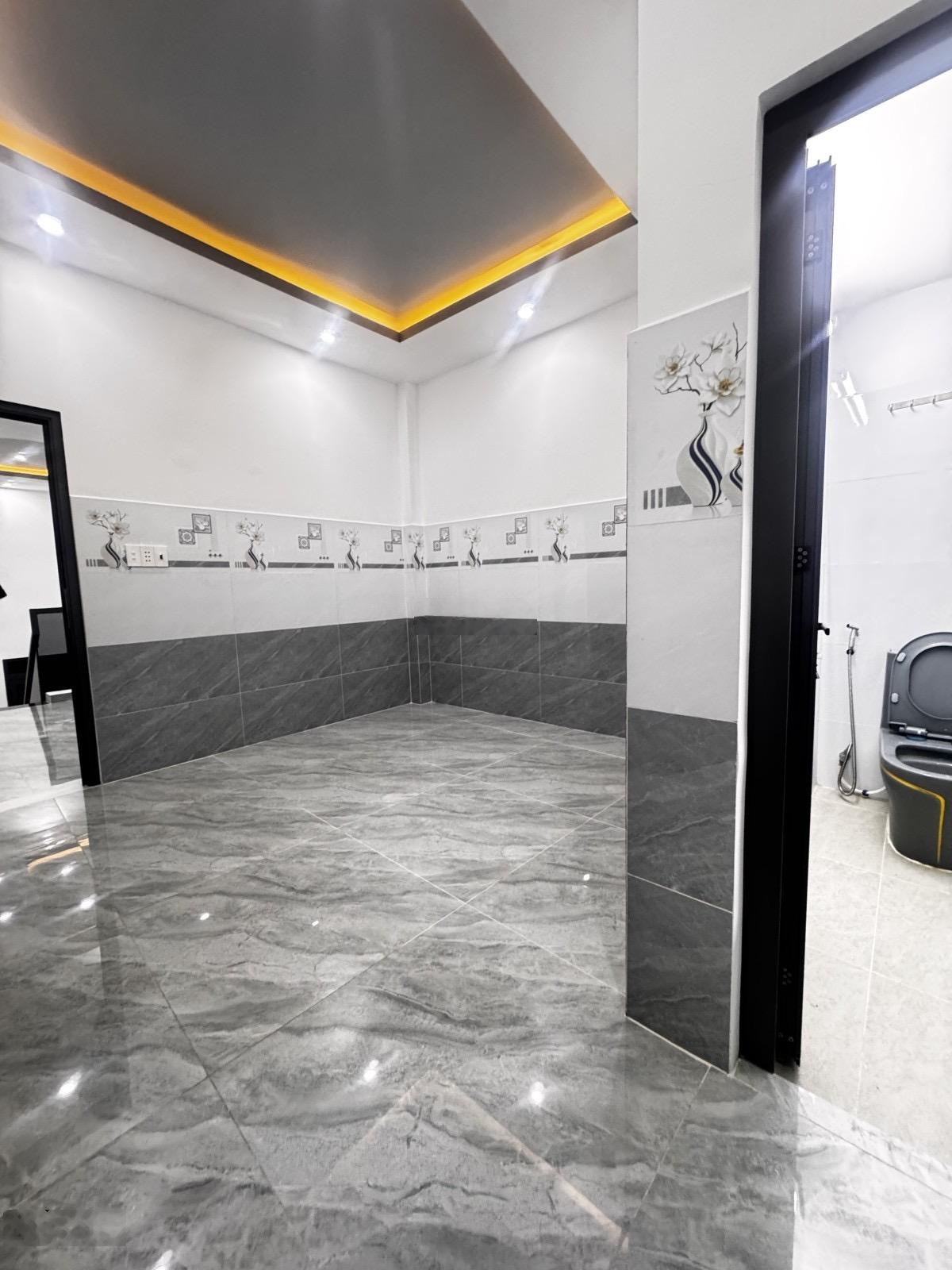 Nhà Văn Thân, Quận 6, 3 mặt hẻm, ngang hiếm 7m, 105m2, nở hậu tài lộc, 7.1 tỷ