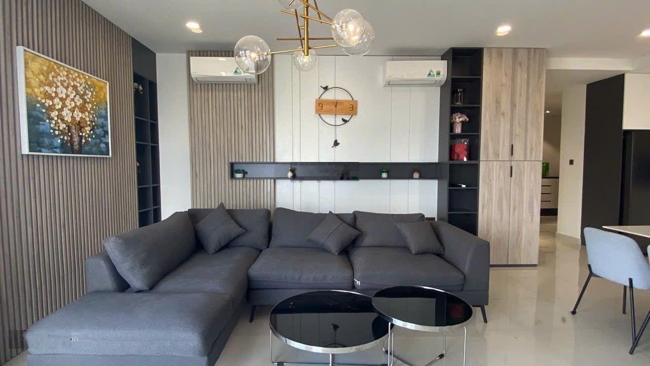 Cho thuê 3PN3WC DT: 178m2 full NT Saigon Royal giá 66tr. LH 0962797667 Mr Vương