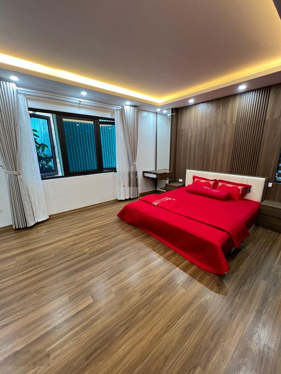 Nhà đẹp full NT, lô góc 3, ngõ rộng ba bước ra mặt phố, ngõ thông. 43m2 5T MT 5,3m giá 17tỷ có TL