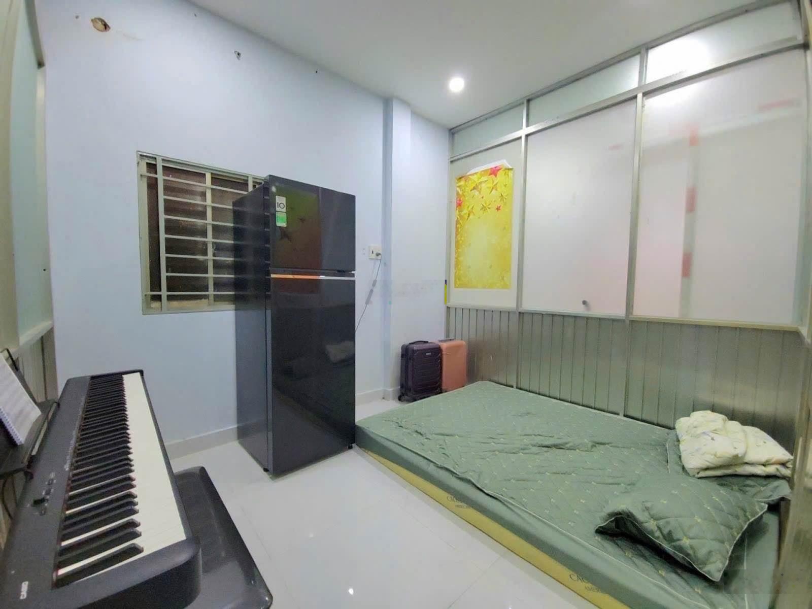 Chủ gấp bán nhà Tân Bình hẻm Ni Sư Huỳnh Liên 2 tầng 49m2 chỉ 4.9 tỷ, LH: 0933233236