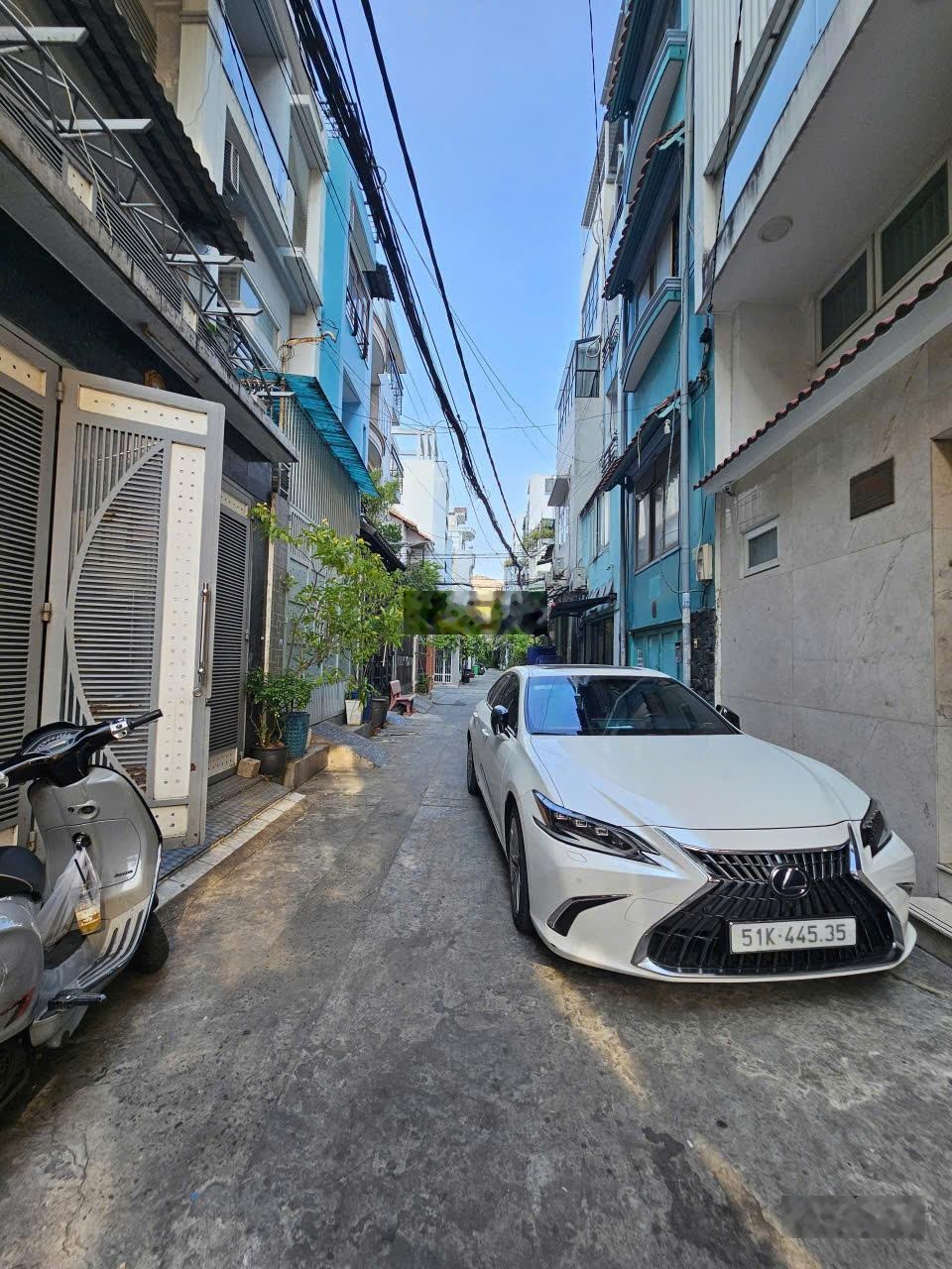 Bán nhà 4 lầu hẻm xe hơi đường Thành Thái, Q10. Giá 12.8 tỷ
