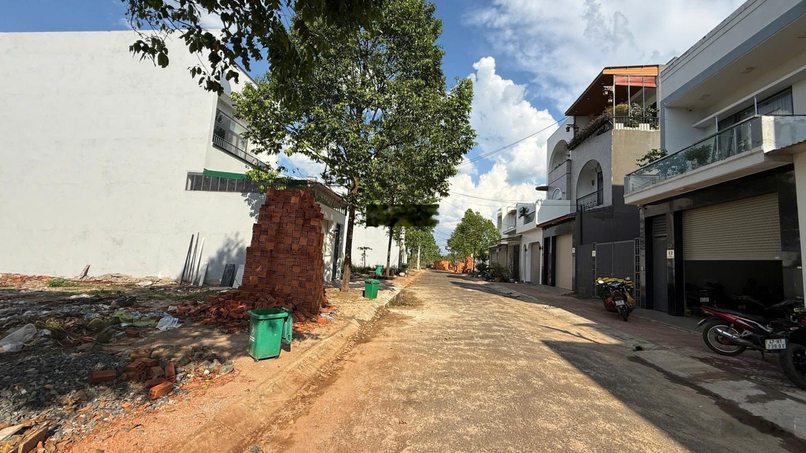 Đất mặt tiền đường nhựa gần chợ võ thị sáu p. tân lập