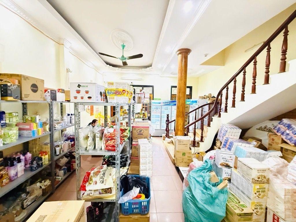 Bán nhà phố Hoàng Quốc Việt, dt60m, mt5,7m, phân lô, ô tô tránh, 2 thoáng, Kinh doanh