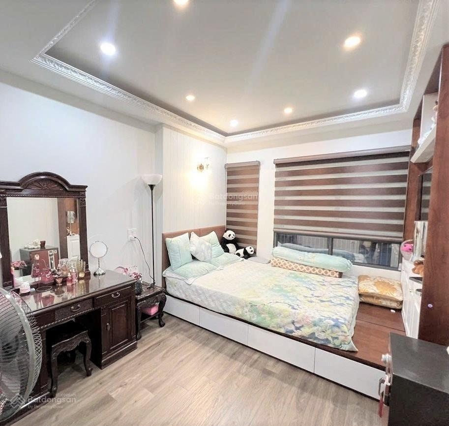 Bán nhà phố Đội Nhân Ba Đình Ngõ ô tô Thang máy 40m 5 tầng 15.5 tỷ