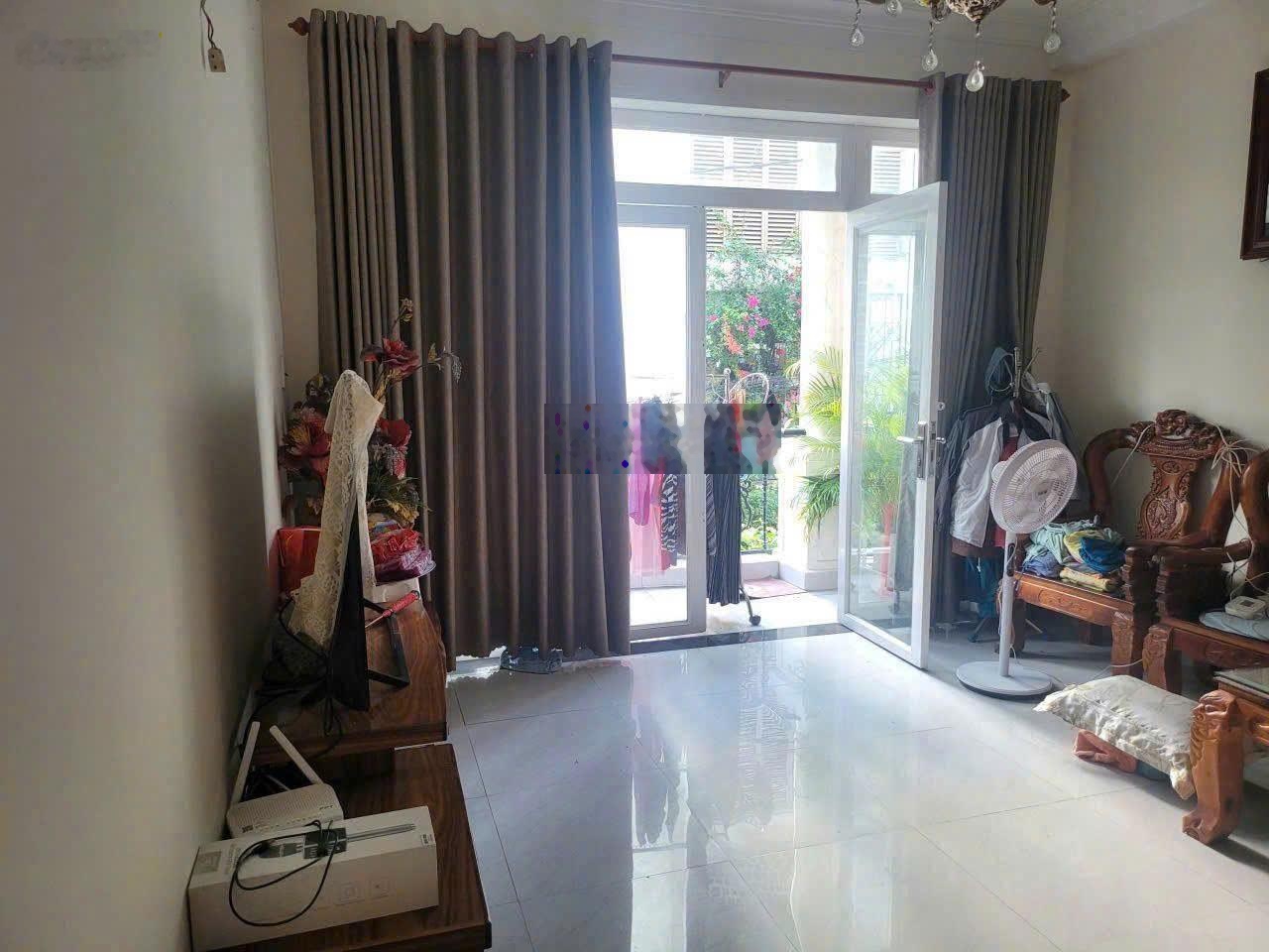 Nhà đẹp xách vali vào ở sát bệnh viện đa khoa thủ đức 4 tầng full nội thất gỗ tự nhiên