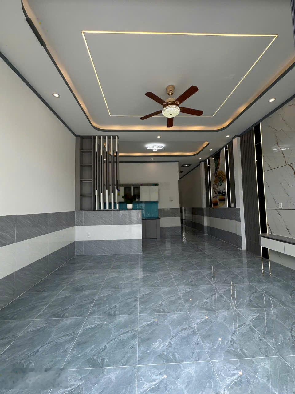 Nhà cấp 4, ngang 5, dài 22m ngay chợ mỹ hạnh nam, sổ riêng, giá 1.950 tỷ, hoàn công đầy đủ