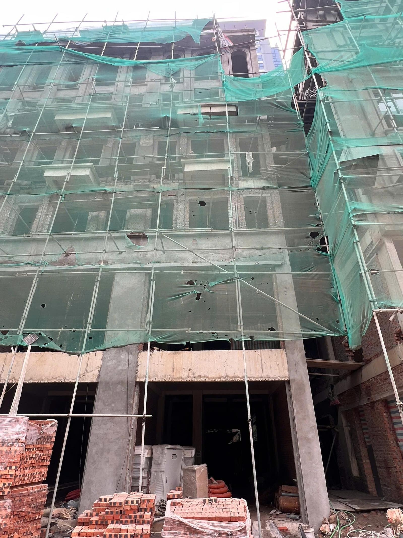 Sản phẩm hiếm! Bán nhà phố Láng Hạ xây 7 tầng bề thế, trung tâm sát vành đai 1. Sổ đỏ chính chủ