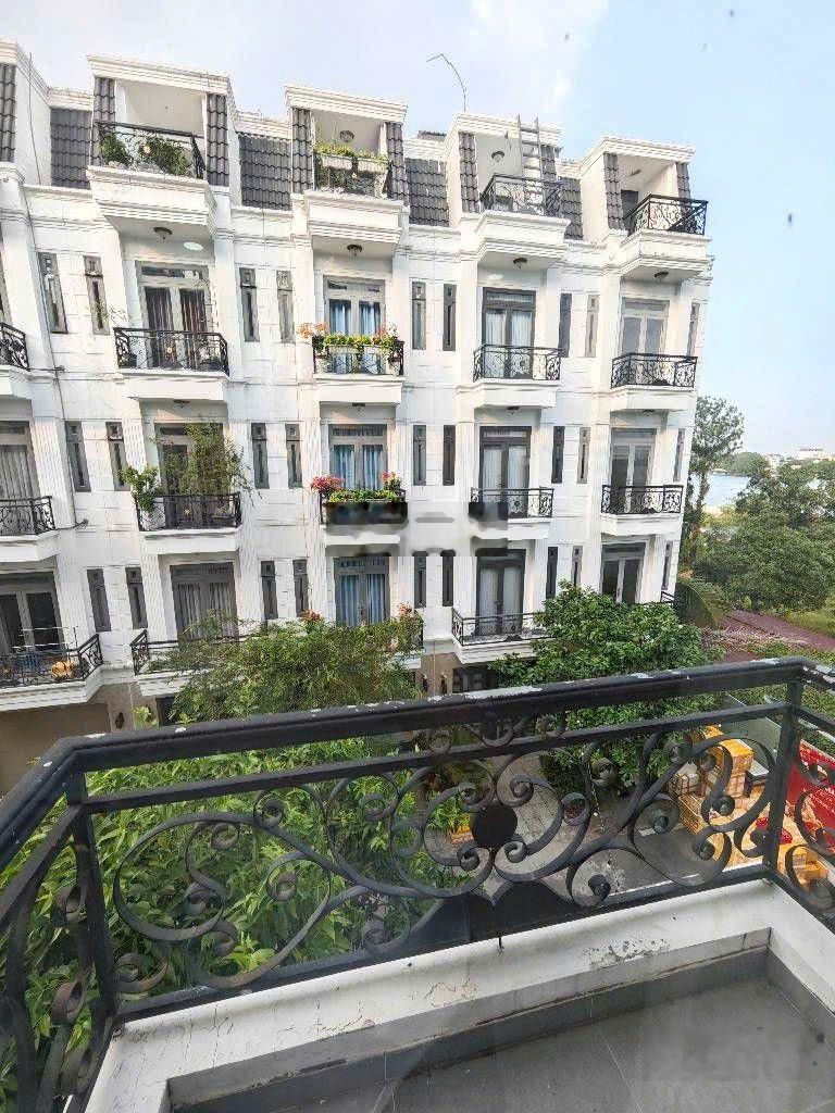 Nhà 5 tầng THANG MÁY FULL Nội Thất đường THẠNH LỘC 44, phường THẠNH LỘC, Q.12 dt 60m2.Đường 11m