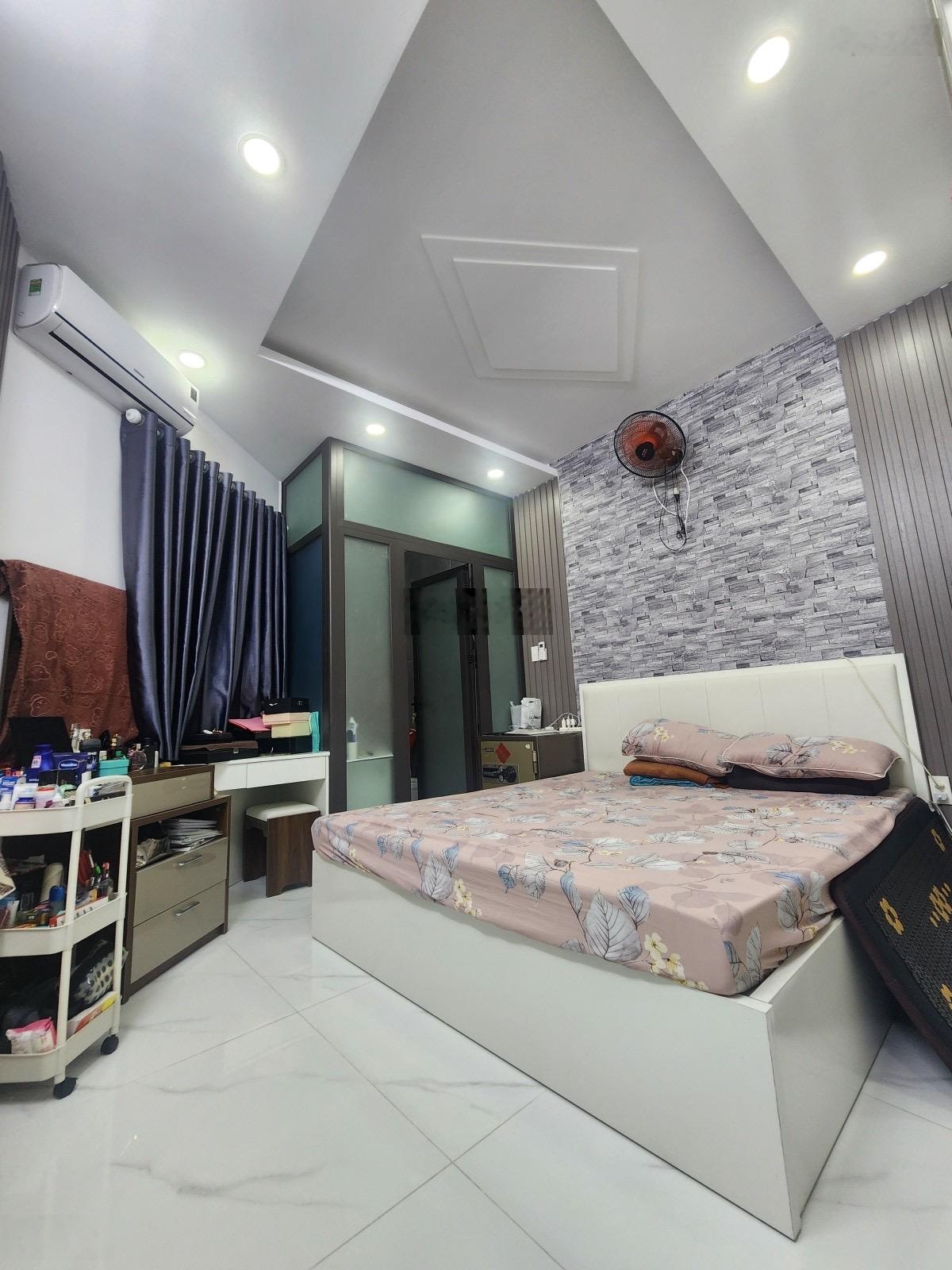 Hẻm xe hơi thông- nhà đẹp - tân quý - tân phú- 51m2 - 5tầng - 8tỷ8 tl