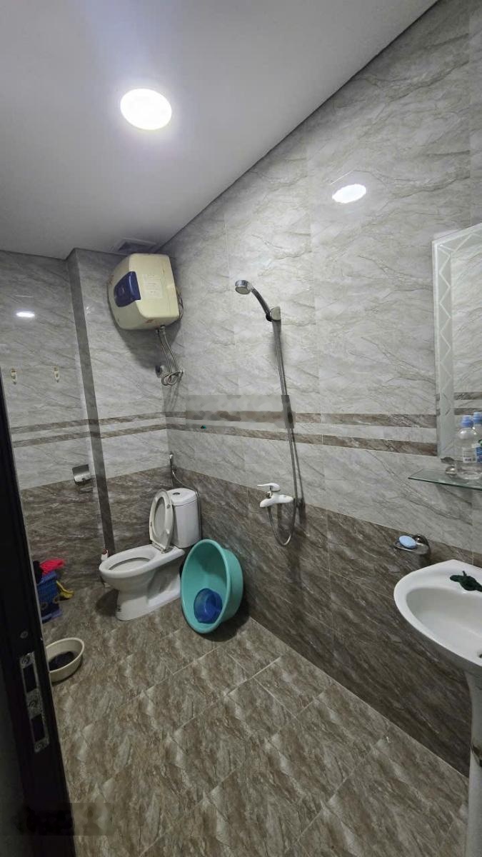 Chủ nhà cần tiền bán gấp - bao giá toàn thị trường hoàng mai - 40m2 x 6 tầng