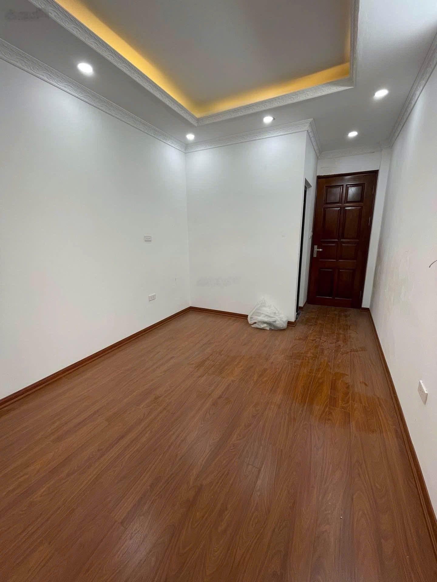 PHỐ CHỢ KHÂM THIÊN, 6 tầng thang máy, ngõ nông rộng thoáng, nhà mới đẹp, 28m2, giá 8.2 tỷ