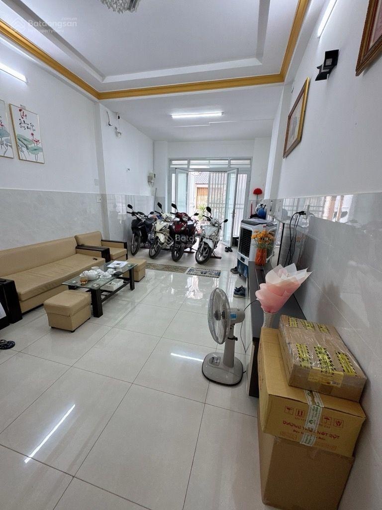 GẤP BÁN GIẢM 1TỶ - đường NHỰA OTO 6m - 3Tầng (4 x 15) 4P ngủ - VỊ TRÍ ĐẸP thẳng ra Rạch Xuyên Tâm