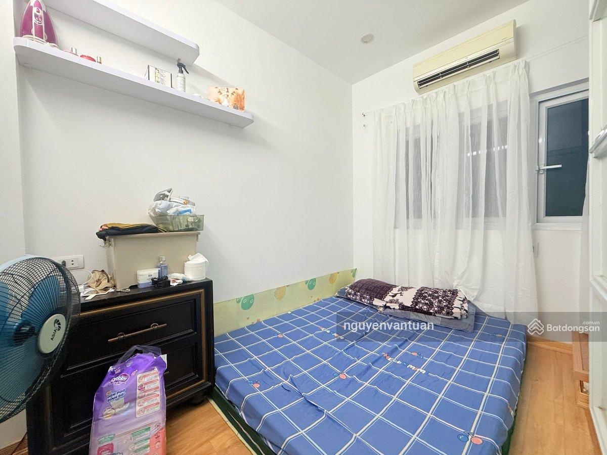 17m x 4 Tầng chỉ 3,2 Tỷ Sổ Đỏ Riêng, Trung Tâm Đống Đa,Gần Hồ Thoáng Mát.