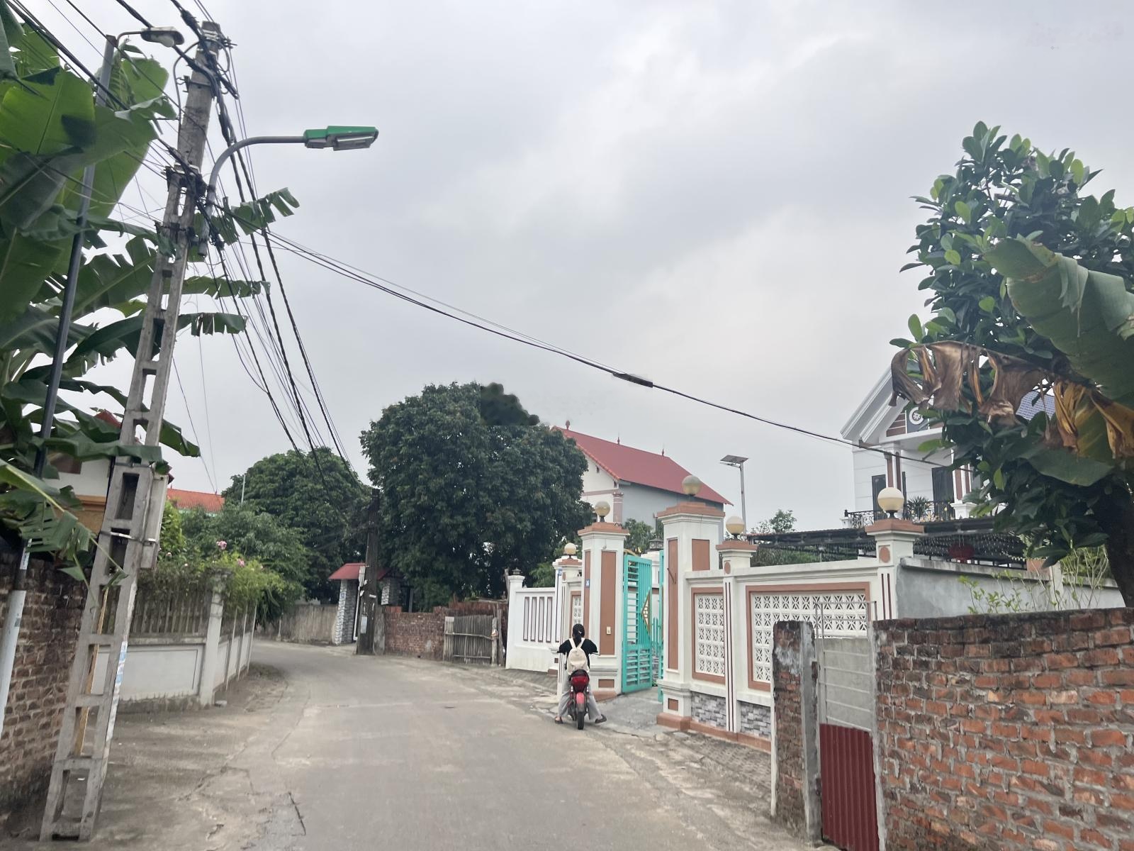 Lô góc phù hợp kimh doanh -76m full -Mt:6,7m :Giá :Hơn 2tỷ xíu-Cộng Hoà -Phù Linh -Sóc Sơn .