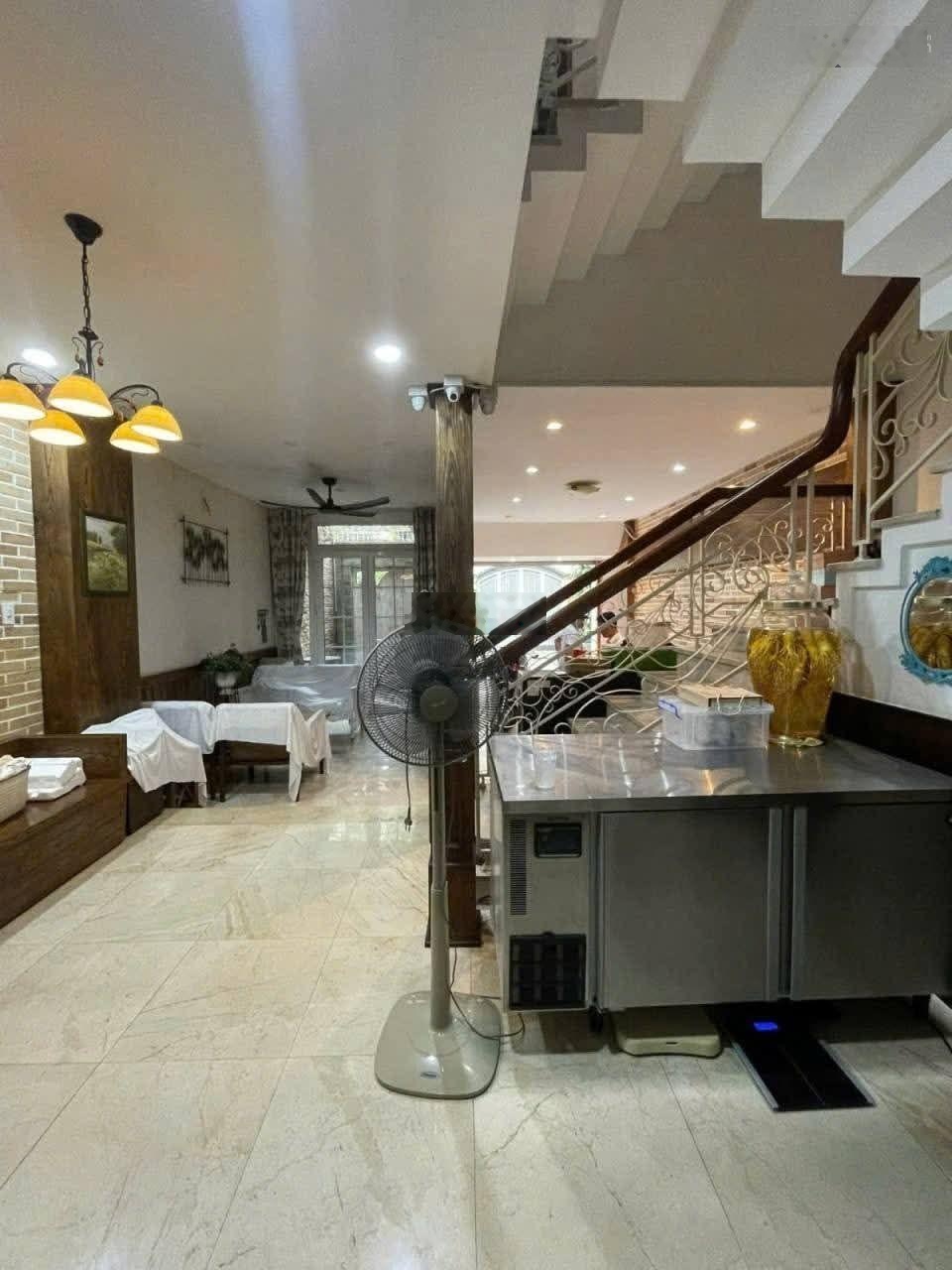 Bán gấp Nhà mặt phố Bàu Cát, 23,7 tỷ, 135m2, 6PN, 5WC, pháp lý đầy đủ