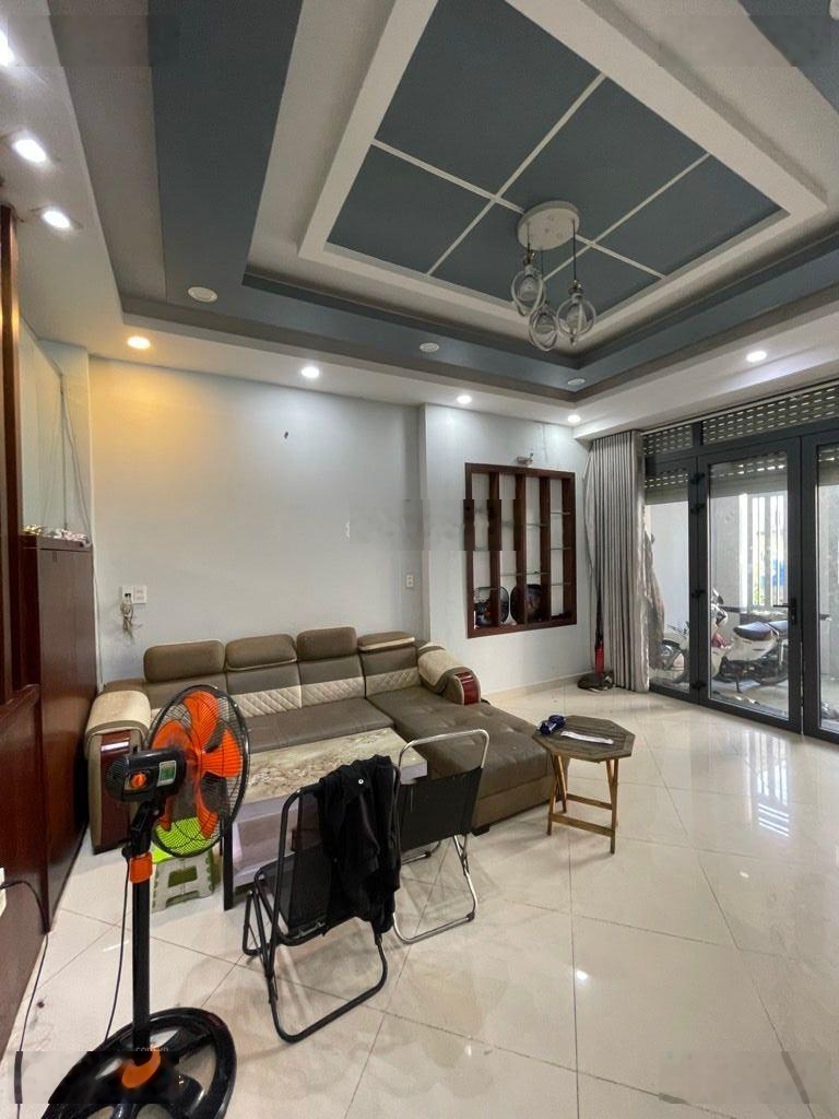 Giá nhỉnh 4xxxtỷ Nhà 3 tầng, 60m Gần ĐH Công Thương AEON Tân Phú