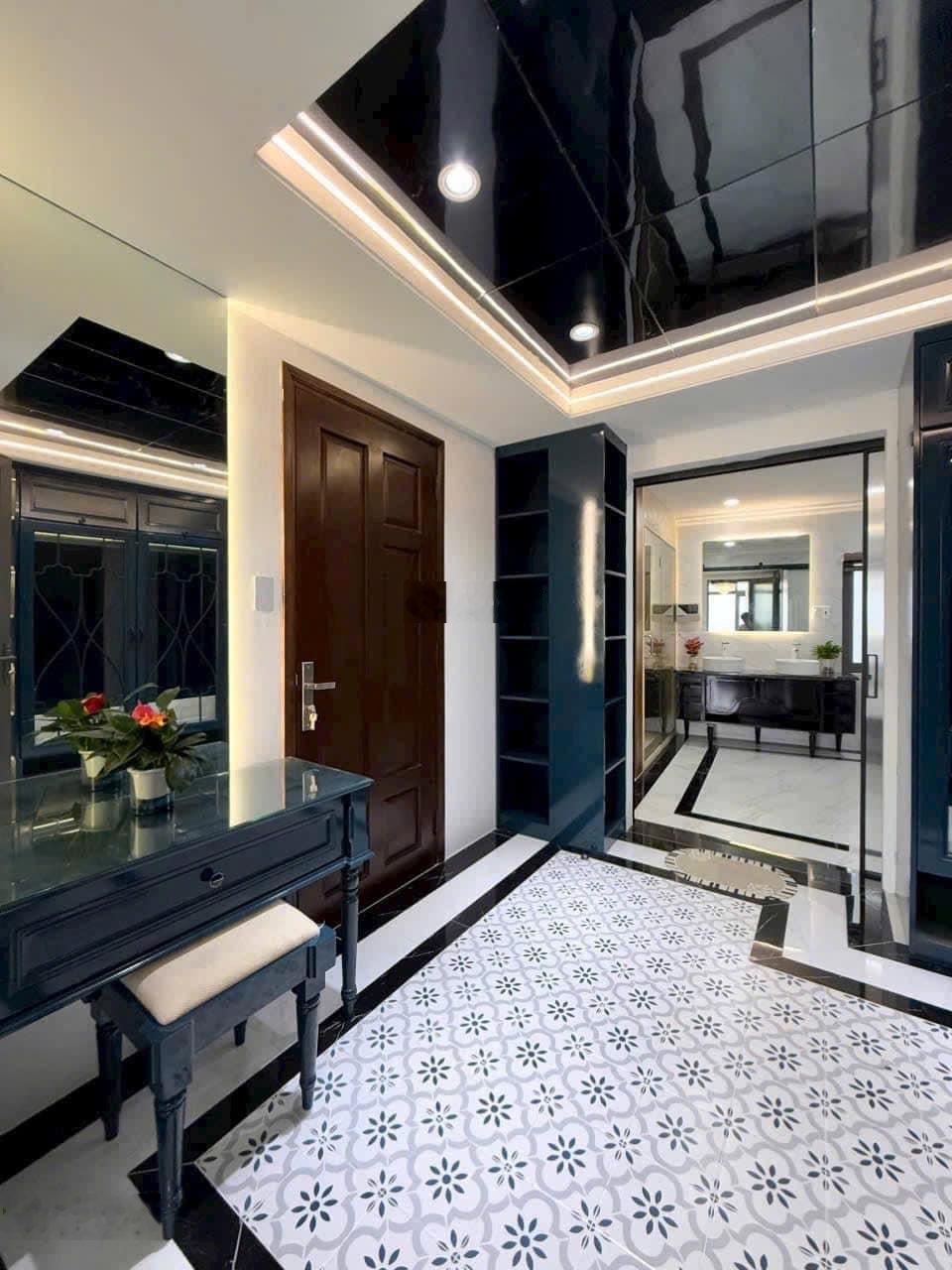 Nhà chính chủ thiết kế siêu đẹp cần bán ra căn Trần Văn Đang, P10, Q3,95m2,giá 5tỷ760,sổ hồng riêng