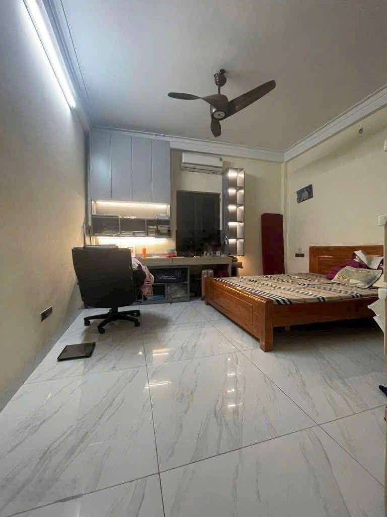 NHà Dân xây 67m2*4T*4PN, MT4.3m, full nội thất, ô tô vào tại Ngô Quyền