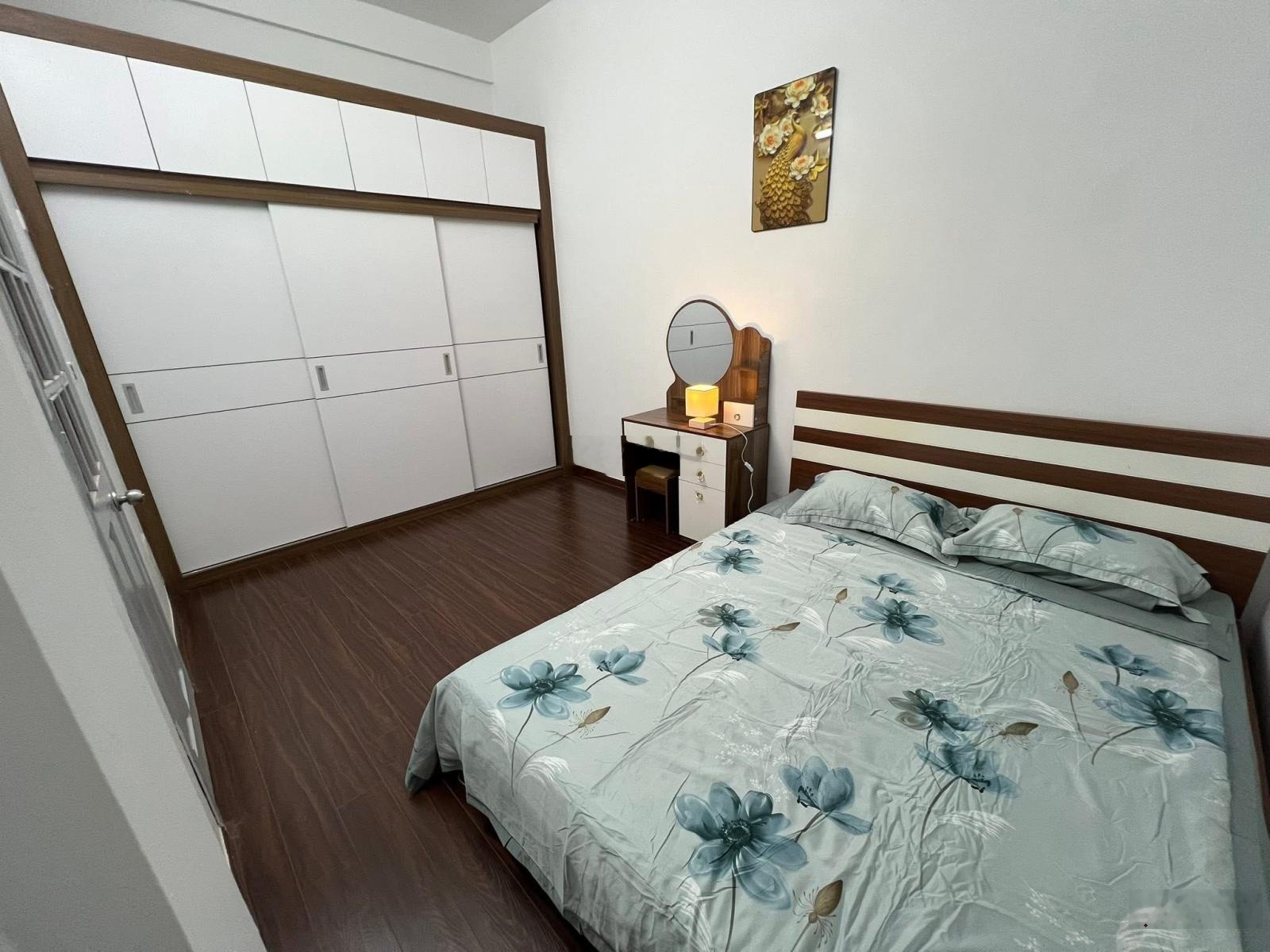 Bán nhà tập thể ngõ 68 Quan Nhân,Cầu Giấy,ô tô đỗ cầu thang, 68m2, 2 ngủ,giá chào hơn 4 tỷ.